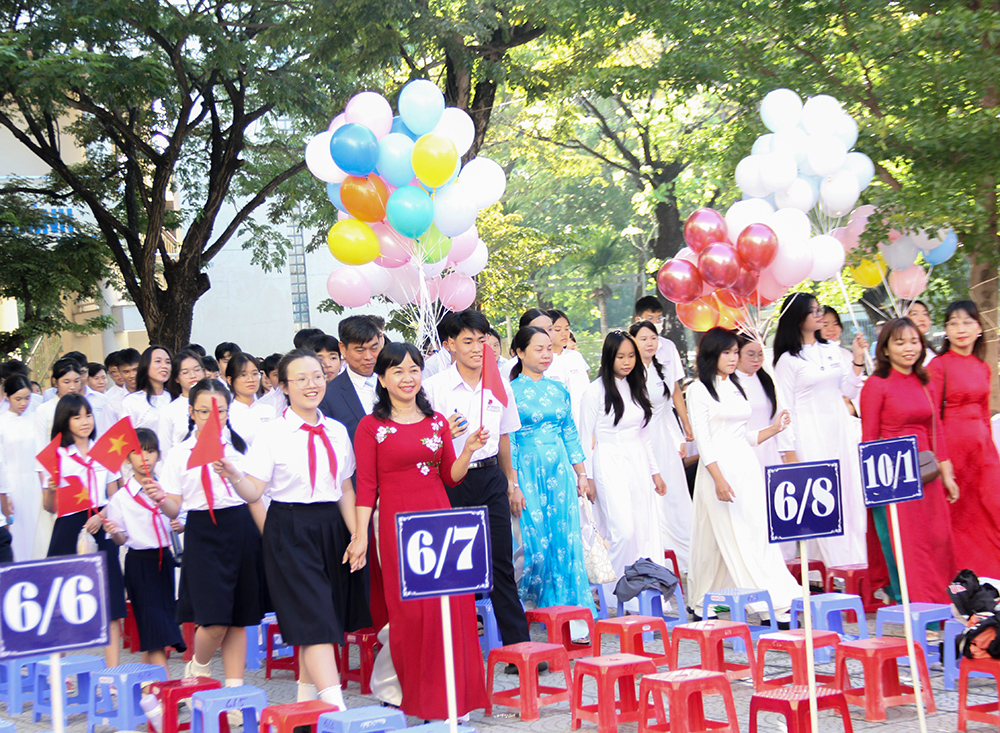 Lễ chào đón các em học sinh lớp 6 tại Trường THCS&THPT Nguyễn Khuyến